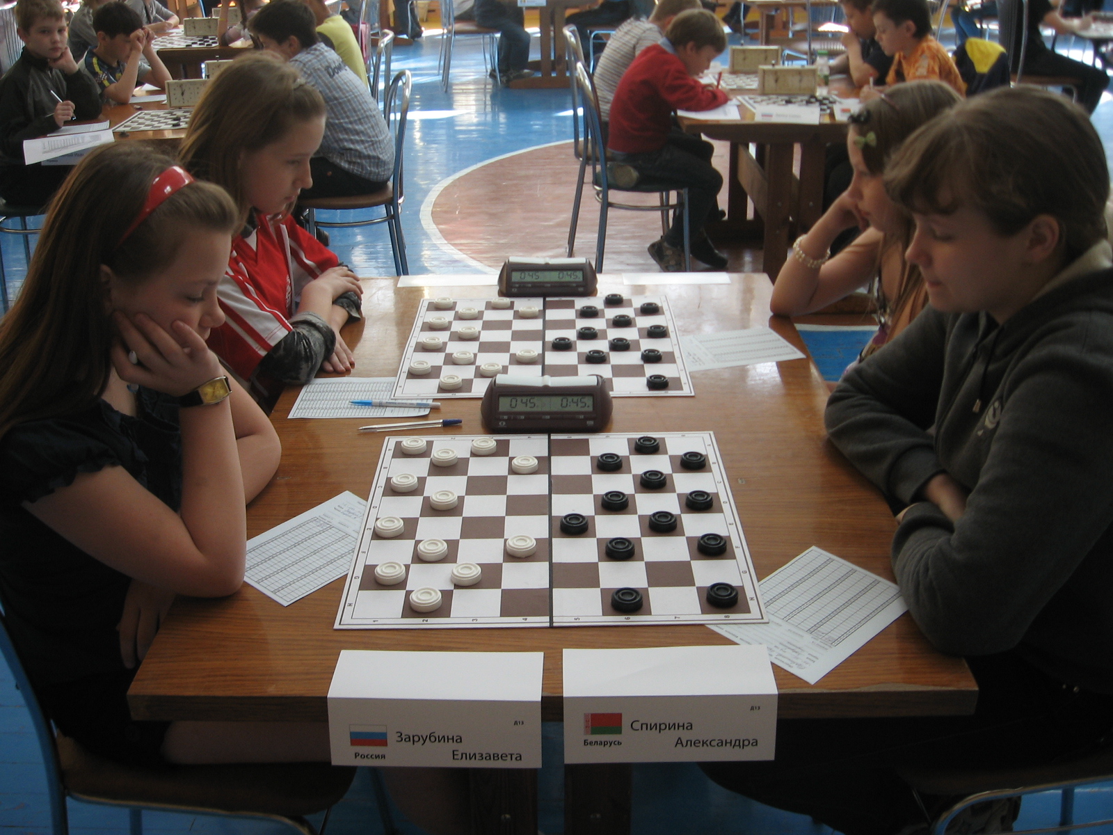 Нажмите для просмотра картинки в полный размер -  Фотогалерея - Чемпионат(Первенство) Европы по шашкам -64 среди юношей и девушек. 2012(Борисов) - 2 й тур - 42.jpg