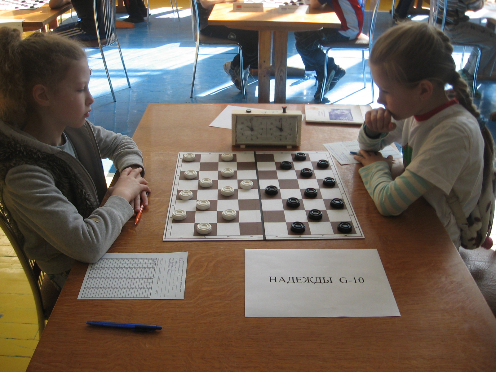 Нажмите для просмотра картинки в полный размер -  Фотогалерея - Чемпионат(Первенство) Европы по шашкам -64 среди юношей и девушек. 2012(Борисов) - 2 й тур - 43.jpg