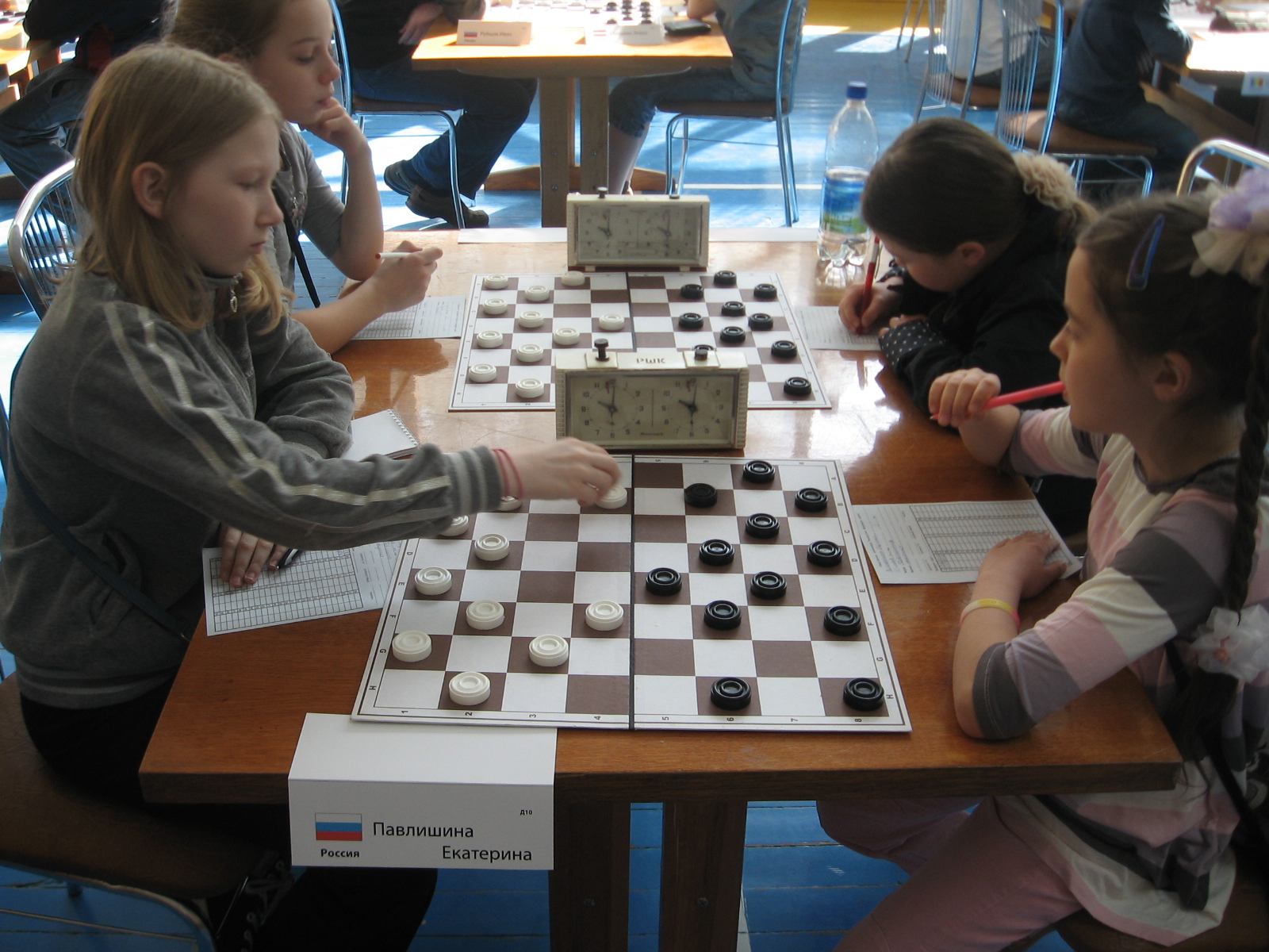 Нажмите для просмотра картинки в полный размер -  Фотогалерея - Чемпионат(Первенство) Европы по шашкам -64 среди юношей и девушек. 2012(Борисов) - 2 й тур - 47.jpg