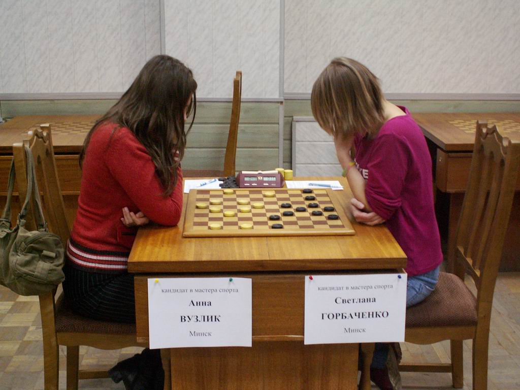 Нажмите для просмотра картинки в полный размер -  Фотогалерея - Чемпионат республики Беларусь по шашкам 100 среди женщин 1-10 апреля 2008 г. -  - PICT4646.JPG