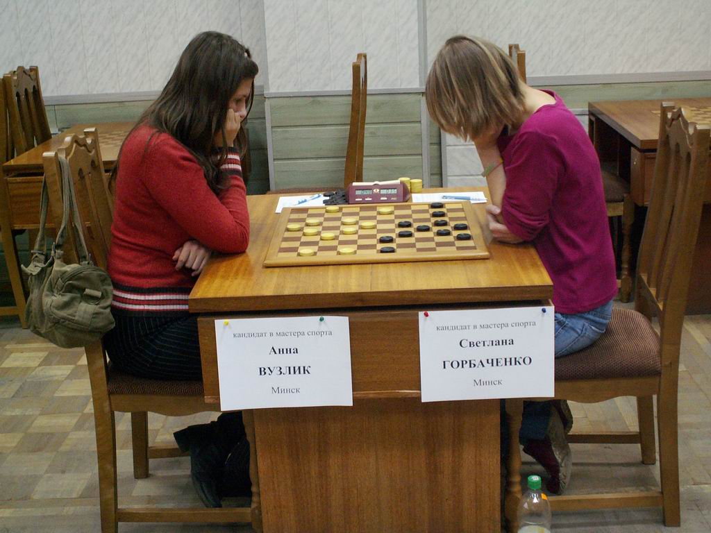 Нажмите для просмотра картинки в полный размер -  Фотогалерея - Чемпионат республики Беларусь по шашкам 100 среди женщин 1-10 апреля 2008 г. -  - PICT4649.JPG