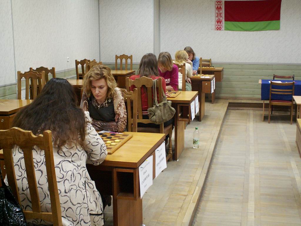 Нажмите для просмотра картинки в полный размер -  Фотогалерея - Чемпионат республики Беларусь по шашкам 100 среди женщин 1-10 апреля 2008 г. -  - PICT4651.JPG
